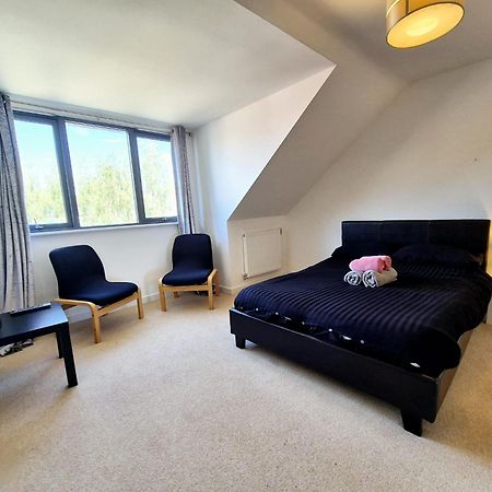 Explore London: 2 Bedroom House In Wood Green Екстер'єр фото