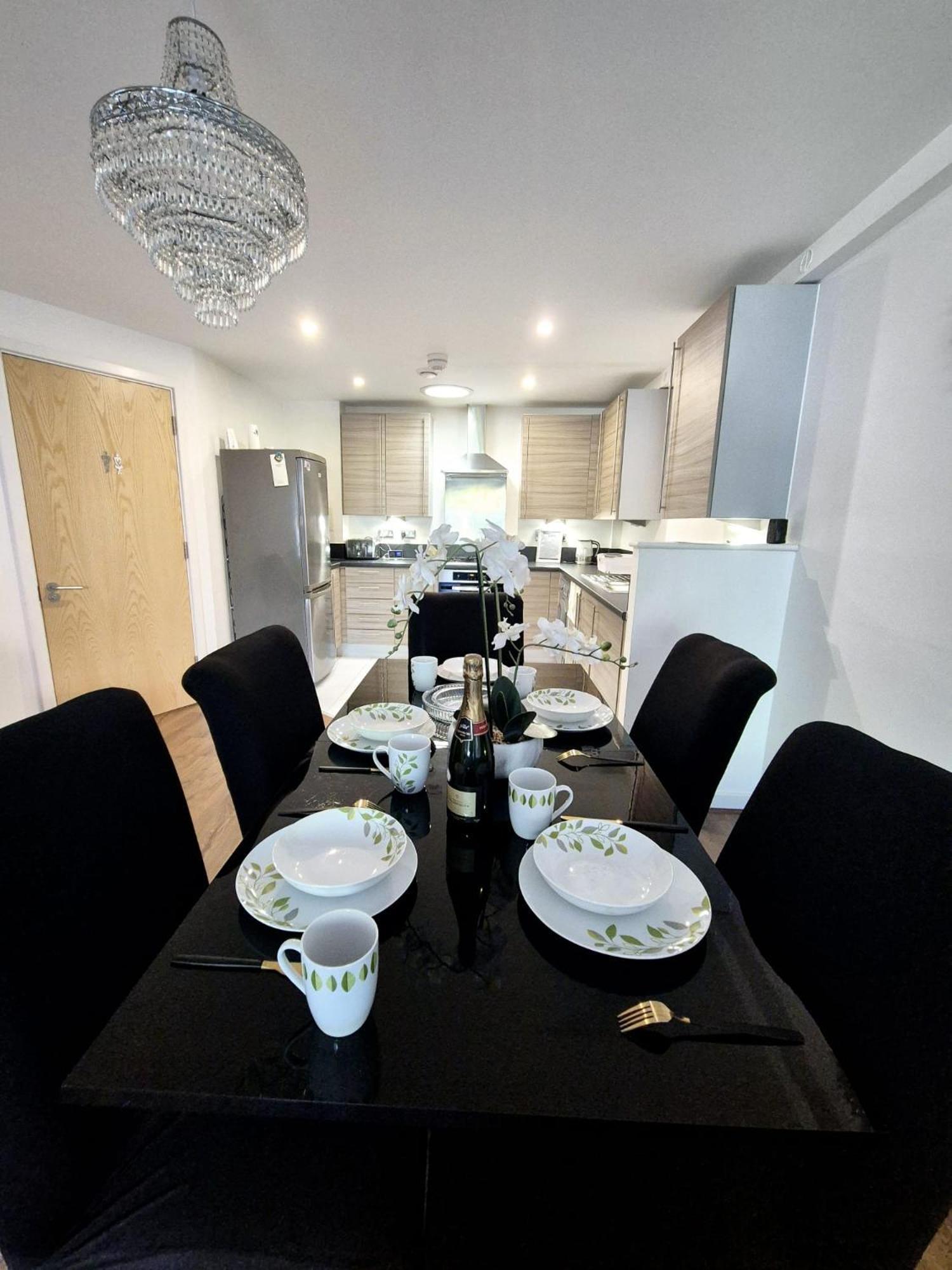 Explore London: 2 Bedroom House In Wood Green Екстер'єр фото